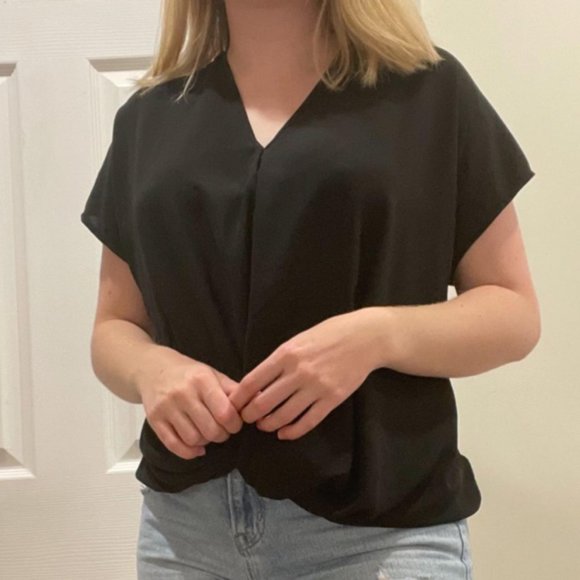 black short sleeve blouse - Picture 2 of 3